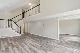16 Beverly St, Dartmouth, MA 02747 - Photo 15
