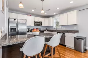 10 Irma St, Boston, MA 02124 - Photo 11