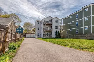 10 Irma St, Boston, MA 02124 - Photo 31
