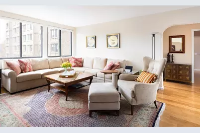 1731 Beacon St #402, Brookline, MA 02445 - Photo 3