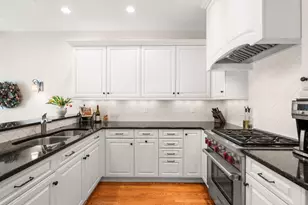 12 Fillmore Pl, Weston, MA 02493 - Photo 7
