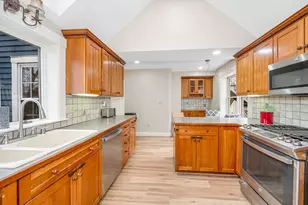856 Main St, Reading, MA 01867 - Photo 3