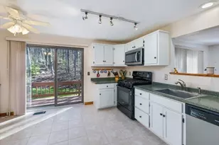 9 Eaton Ct, Haverhill, MA 01832 - Photo 7