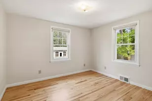 33 Overhill Dr, Springfield, MA 01129 - Photo 9