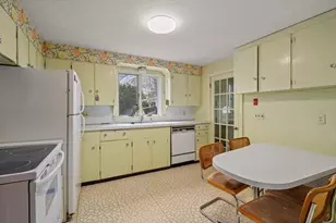 25 Spruce St, Milton, MA 02186 - Photo 7