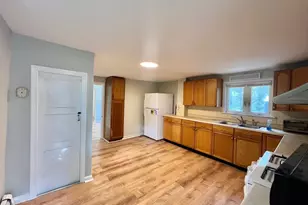 209 Riverside Ave, Medford, MA 02155 - Photo 3
