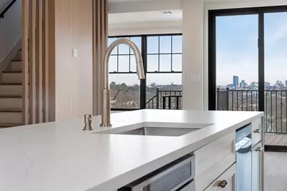142A Metropolitan, Boston, MA 02131 - Photo 7
