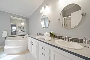6802 Oak Point Dr, Middleborough, MA 02346 - Photo 21