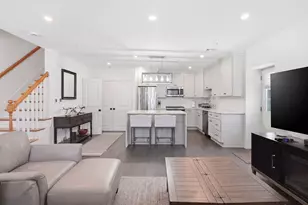 910 Saratoga St, Boston, MA 02128 - Photo 3