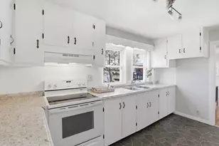 16 Pleasant St, Salem, MA 01970 - Photo 17