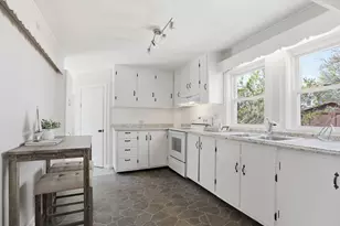 16 Pleasant St, Salem, MA 01970 - Photo 15