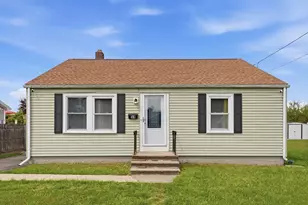 54 Shaw Park Ave, Chicopee, MA 01013 - Photo 3