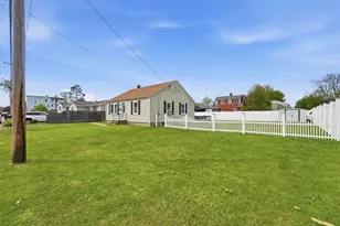 54 Shaw Park Ave, Chicopee, MA 01013 - Photo 33