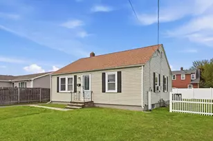54 Shaw Park Ave, Chicopee, MA 01013 - Photo 5