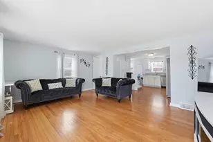 54 Shaw Park Ave, Chicopee, MA 01013 - Photo 7