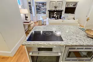 9 Temple St, Boston, MA 02114 - Photo 13