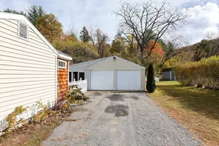 16 E New Lenox Rd, Lenox, MA 01240 - Photo 27