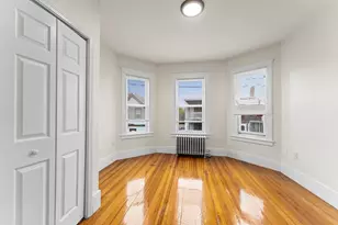 12 Gayland St, Boston, MA 02125 - Photo 5