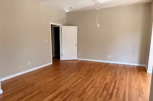 28 Washington St, Stoneham, MA 02180 - Photo 3
