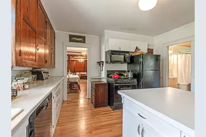 1066 Pleasant Street, Worcester, MA 01602 - Photo 9