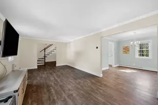 106 Grove St, Reading, MA 01867 - Photo 5