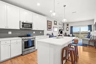 2 Stratton Dr, Woburn, MA 01801 - Photo 5
