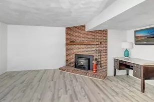 2102 Lewis O Gray Dr, Saugus, MA 01906 - Photo 17