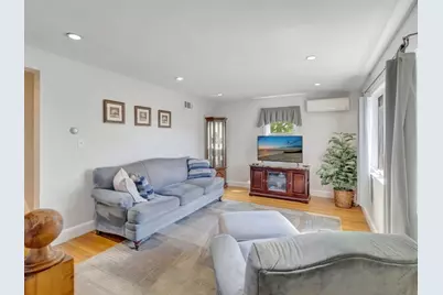 19 Saville St, Saugus, MA 01906 - Photo 15