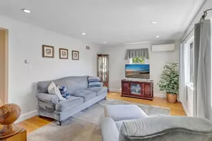 19 Saville St, Saugus, MA 01906 - Photo 15