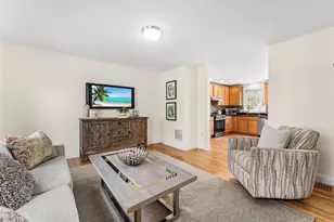30 Russell St, Waltham, MA 02453 - Photo 3