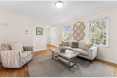 30 Russell St #5, Waltham, MA 02453 - Photo 5