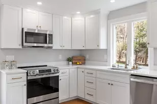 8 Boardman St, Haverhill, MA 01830 - Photo 17