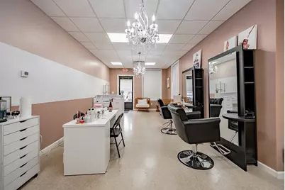 8-16 Chestnut St #16, West Springfield, MA 01089 - Photo 5