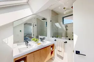 131 Charles St, Cambridge, MA 02141 - Photo 13