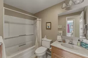 402 Ridgefield Cir, Clinton, MA 01510 - Photo 23