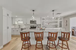 402 Ridgefield Cir, Clinton, MA 01510 - Photo 1