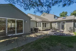 402 Ridgefield Cir, Clinton, MA 01510 - Photo 31
