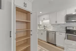 402 Ridgefield Cir, Clinton, MA 01510 - Photo 15