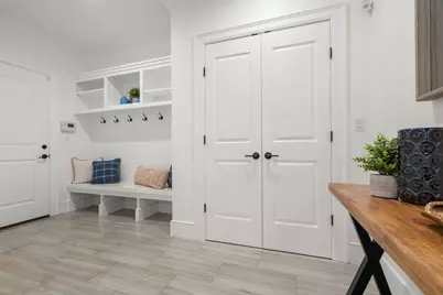 805 Heath St #2, Brookline, MA 02467 - Photo 3