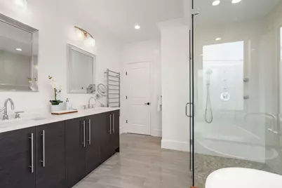 805 Heath St #2, Brookline, MA 02467 - Photo 9