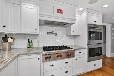 29 Pleasant St, Hingham, MA 02043 - Photo 3