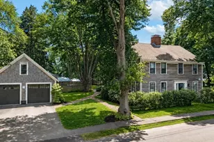 29 Pleasant St, Hingham, MA 02043 - Photo 3