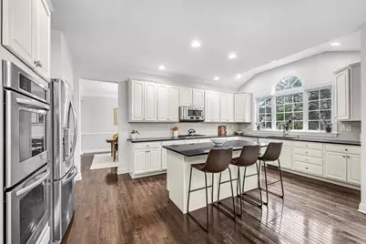 16 York Cir, Walpole, MA 02032 - Photo 7