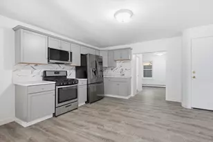 69 Harrison St, Haverhill, MA 01830 - Photo 9