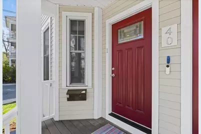 40 Catherine St #1, Boston, MA 02131 - Photo 3