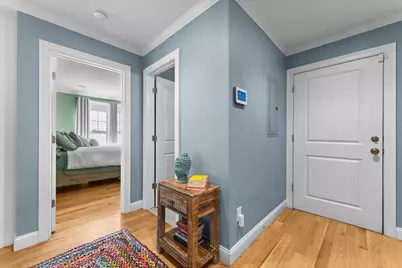 40 Catherine St #1, Boston, MA 02131 - Photo 11