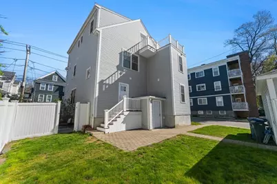 40 Catherine St #1, Boston, MA 02131 - Photo 17