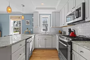40 Catherine St, Boston, MA 02131 - Photo 7