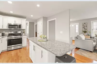 39 Sewell St, Brockton, MA 02301 - Photo 5