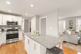 39 Sewell St, Brockton, MA 02301 - Photo 5